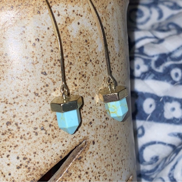 SOLD SOLD SOLD Gold Tone, Turquoise earrings, EUC - Picture 8 of 8